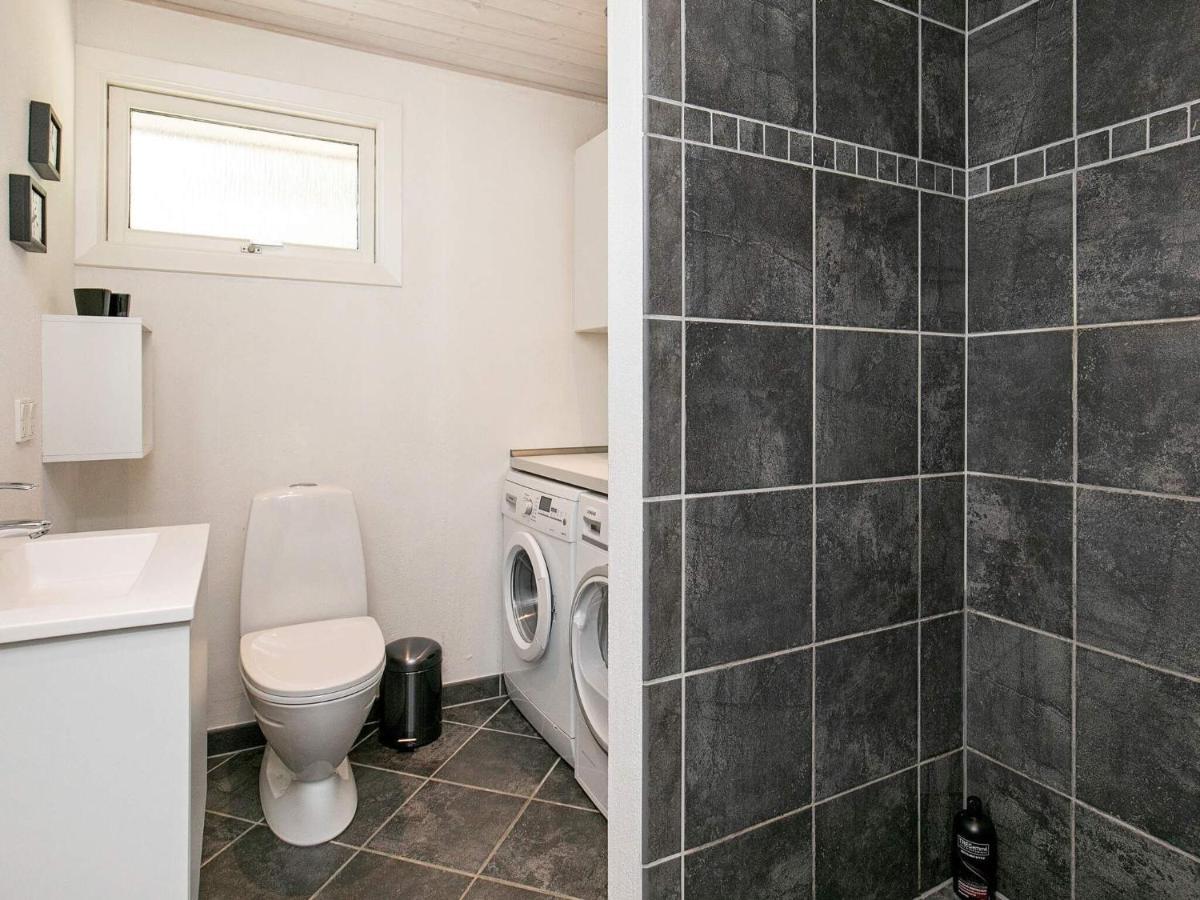 6 Person Holiday Home In Hemmet Екстер'єр фото